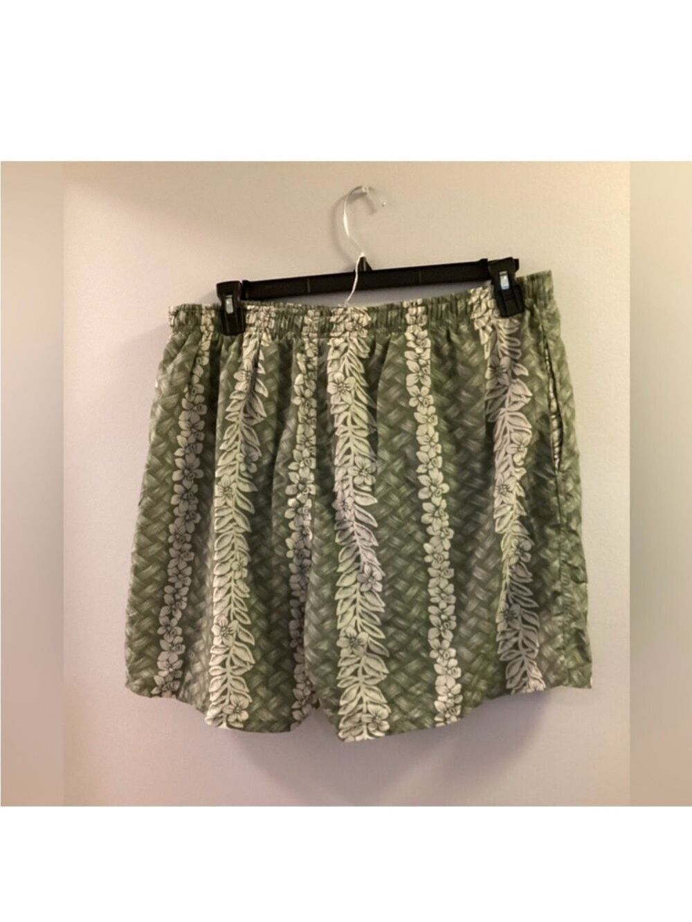 Speedo floral tropical Hawaiian green and cream swim trunks men’s XL